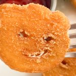 同じ「ベアスマイルポテト」をひっくり返してみましたが、裏側はなぜか悪巧みをしている笑い顔に見える！