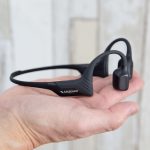 スマホやスマートウォッチを見ずに、心拍ペースを耳元で把握