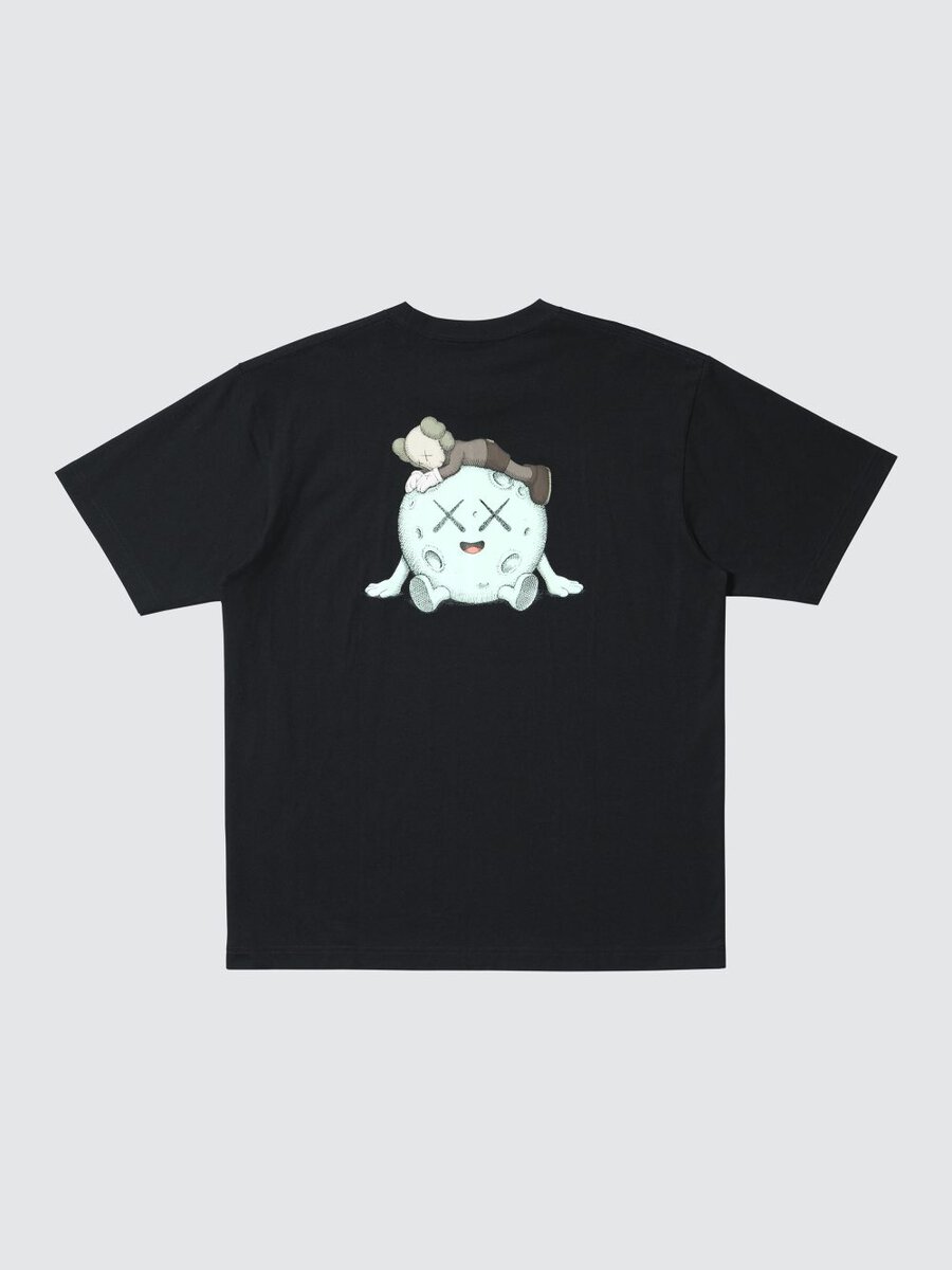 UT「KAWS UNIVERSE Tシャツ（MEN'S）」￥1,990