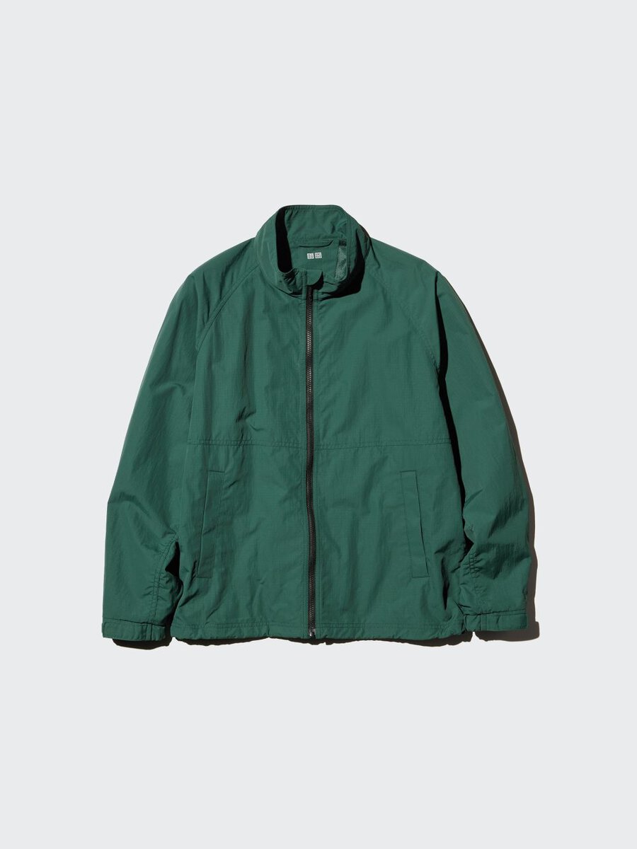 ユニクロ「MEN ウィンドプルーフスタンドブルゾン」¥5,990