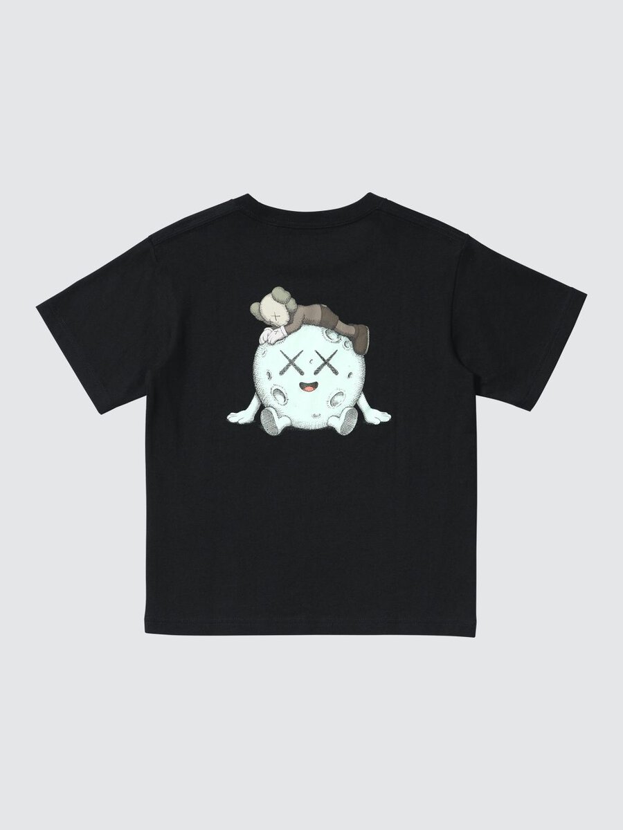 UT「KAWS UNIVERSE Tシャツ（KIDS）」￥990