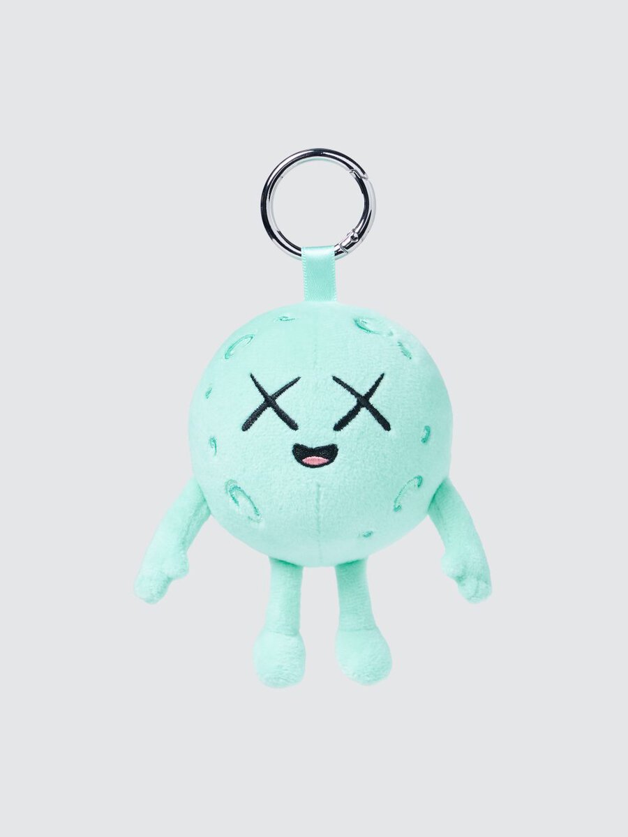 UT「KAWS UNIVERSE チャーム」￥1,990