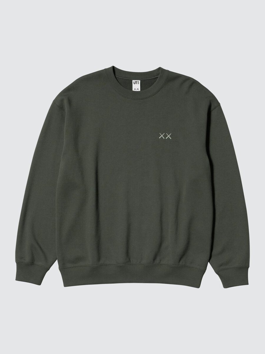 UT KAWS UNIVERSE スウェットシャツ（MEN'S） ￥3,990
