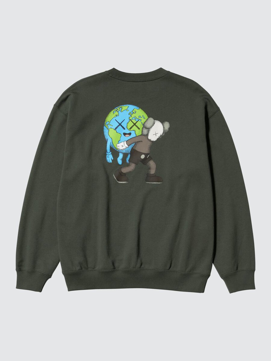 UT KAWS UNIVERSE スウェットシャツ（MEN'S） ￥3,990