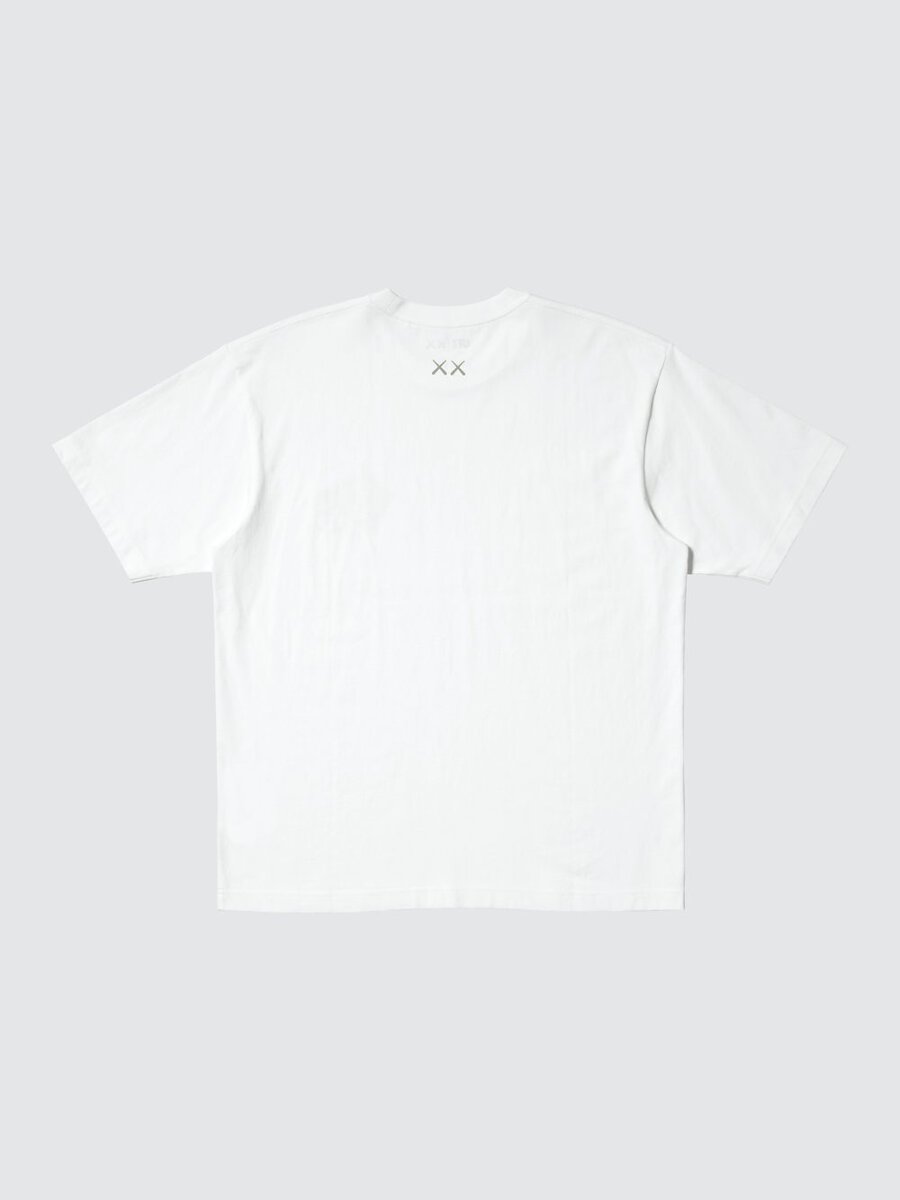 UT「KAWS UNIVERSE Tシャツ（MEN'S）」￥1,990