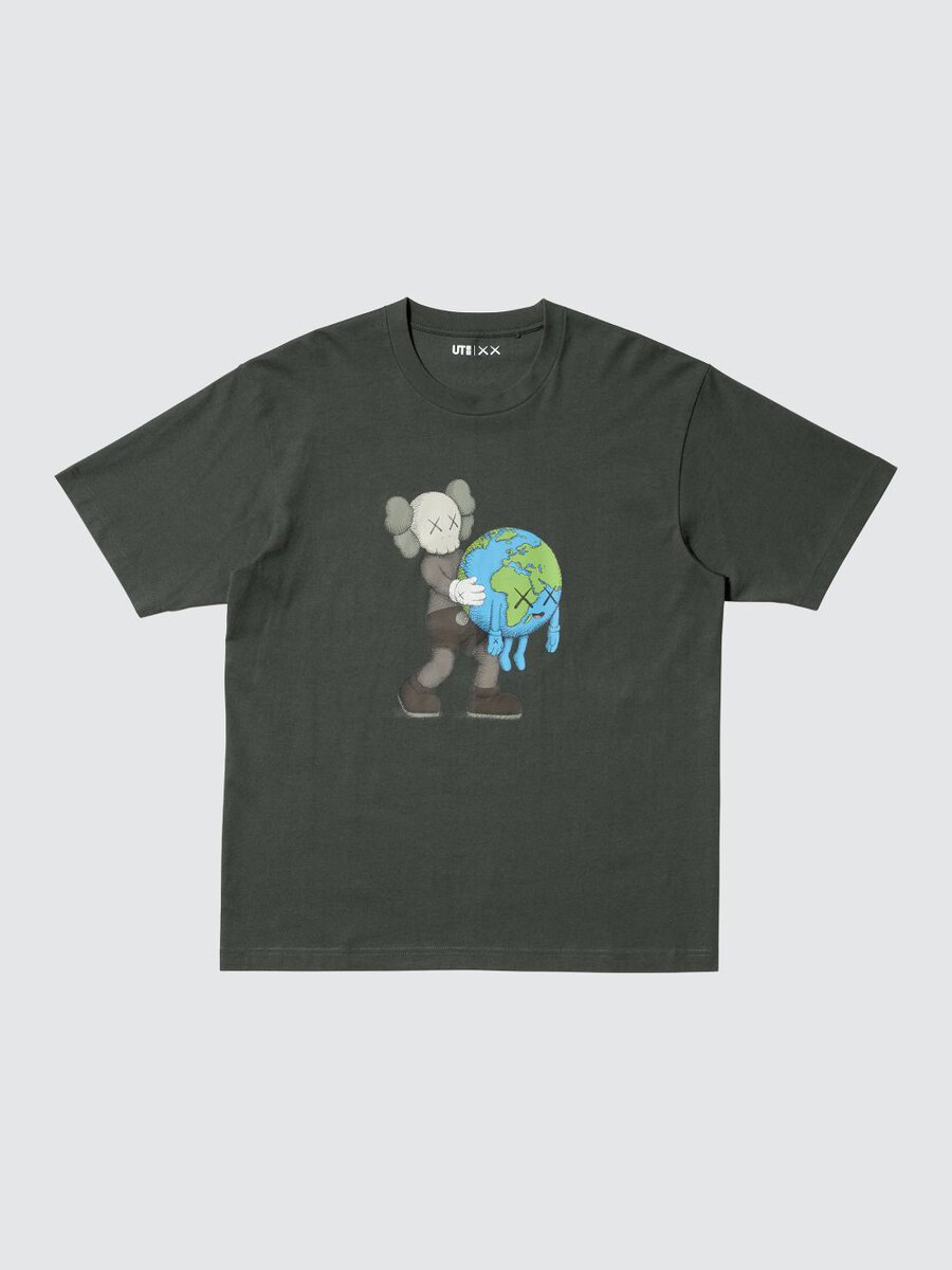 UT「KAWS UNIVERSE Tシャツ（MEN'S）」￥1,990