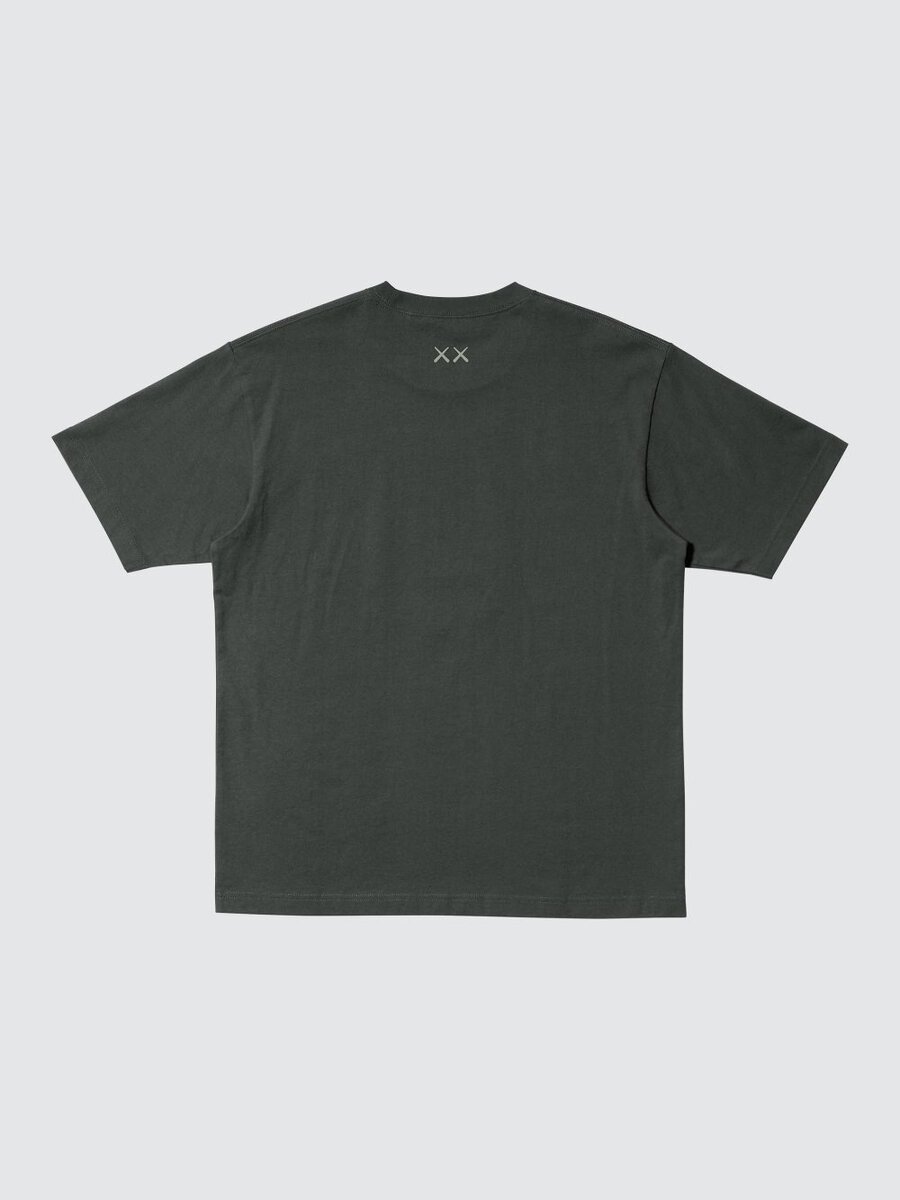 UT「KAWS UNIVERSE Tシャツ（MEN'S）」￥1,990