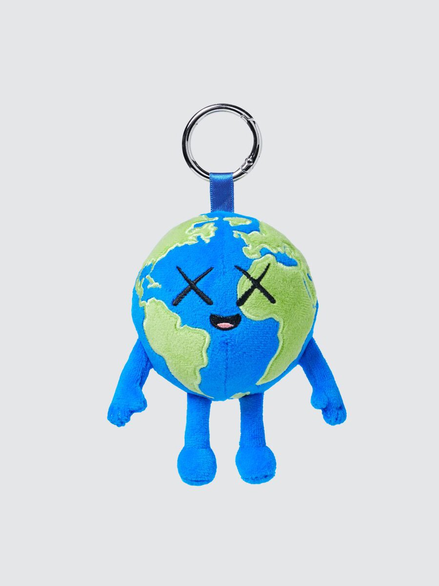 UT「KAWS UNIVERSE チャーム」￥1,990