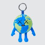 UT「KAWS UNIVERSE チャーム」￥1,990