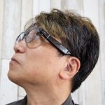 その日のファッションに合わせてメガネフレームを自由にチェンジ！6種のフレームを自由に選べる着せ替えAIスマートグラスを体験！