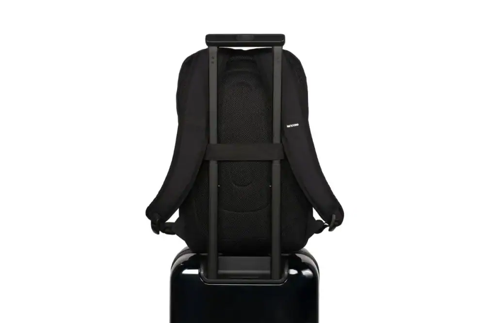 第2位 【1万円台のインケース】PC収納も3層構造も妥協なし！高コスパな新作バックパック「Shift Backpack 25L」がデビュー
