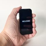 持ち運びには便利ですが、スマホが小さいというのは使い勝手がかなり悪いと知りました