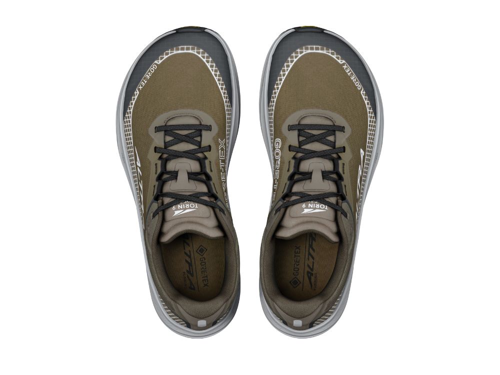 軽量防水メンブレン「GORE-TEX® Invisible Fit」をアッパーに採用