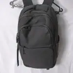 第2位:【ワークマン3,900円】ゲリラ豪雨を乗り切る「バッグインレインジャケット」