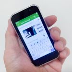 メール機能を使ってみようとしましたが、キーボードがあまりに小さすぎて、狙ったキーを打てません