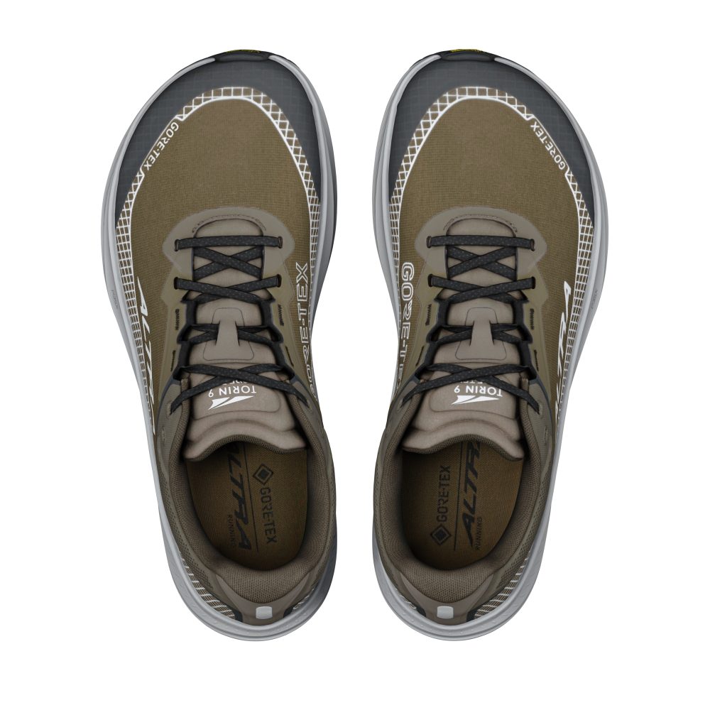 軽量防水メンブレン「GORE-TEX® Invisible Fit」をアッパーに採用