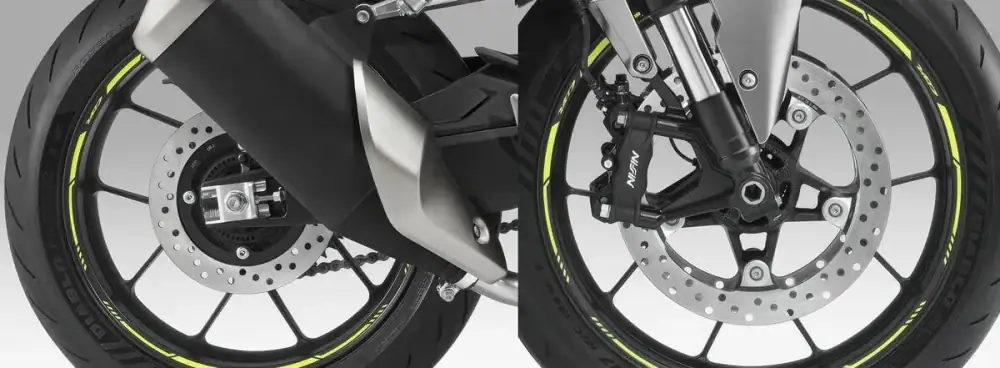 【第2位】ホンダ「CBR400R FOUR E-Clutch」|直4×クラッチ不要の次世代スポーツ機