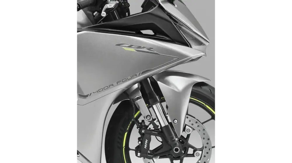 【第2位】ホンダ「CBR400R FOUR E-Clutch」|直4×クラッチ不要の次世代スポーツ機