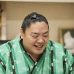 明るいキャラで人気の一山本関