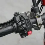 第2位：【ドゥカティ】400ccサイズに890ccエンジン！反則級の「モンスター＋」