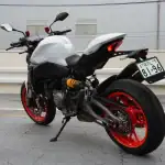 第2位：【ドゥカティ】400ccサイズに890ccエンジン！反則級の「モンスター＋」