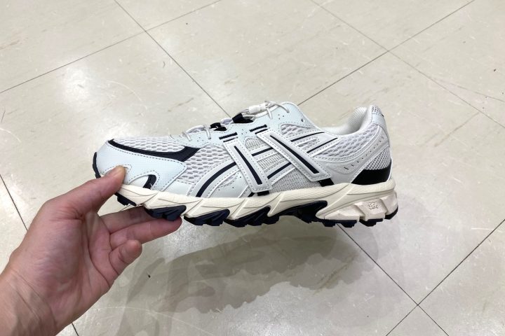 【名作を大胆ミックス】アシックス新作「GEL-SONOMATR62」が秀逸!今っぽく進化したレトロなトレイルスニーカーを試し履きレビュー