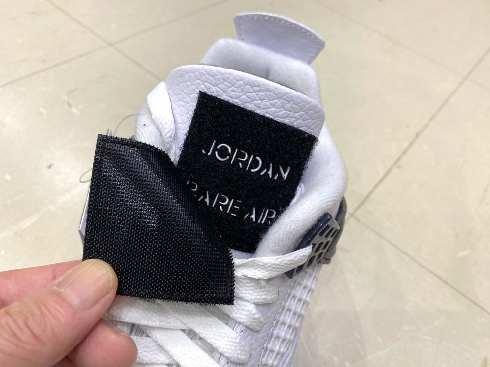 JORDAN BRAND AIR JORDAN 4 RETRO