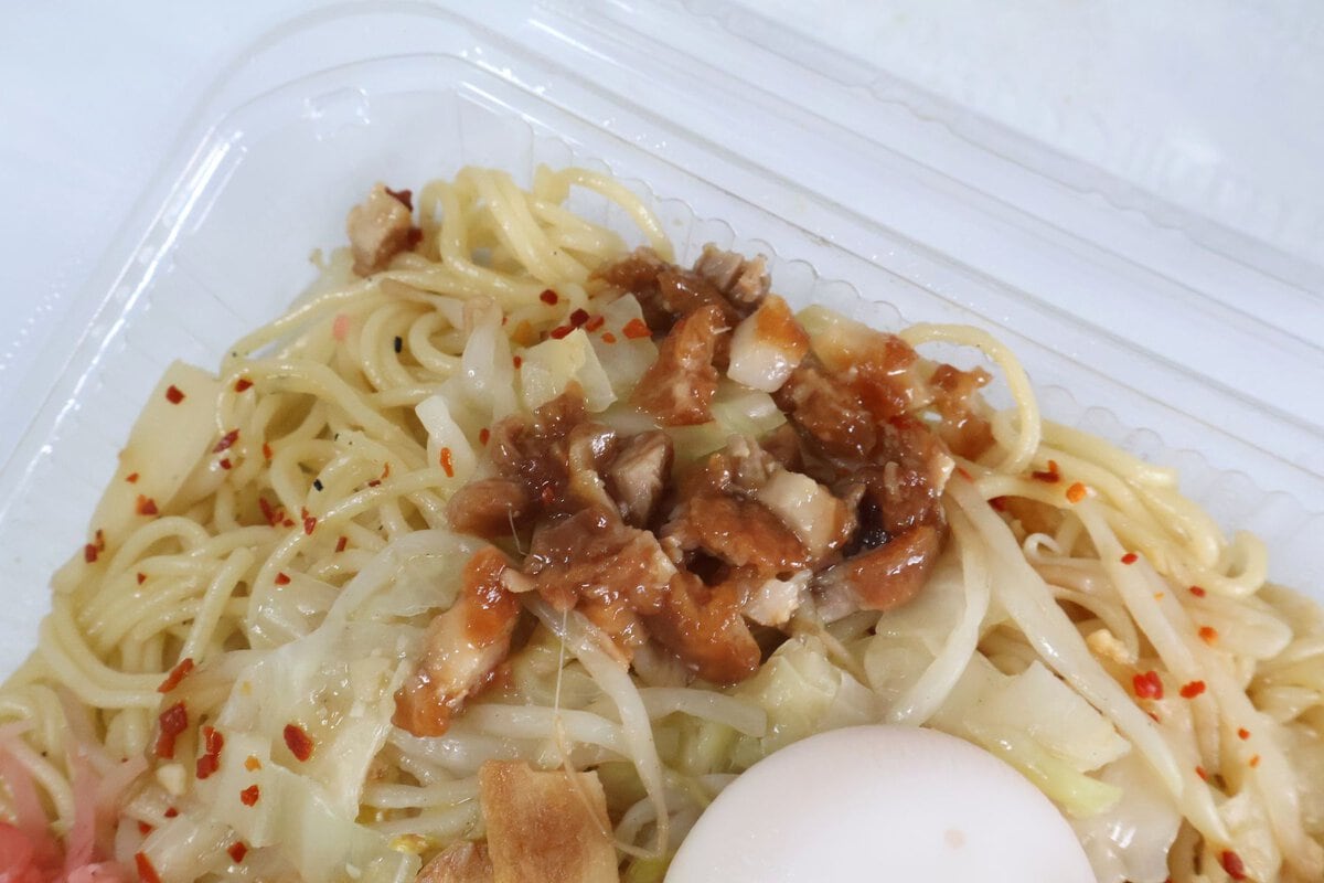 肉や紅生姜など具材が豊富なのも嬉しい
