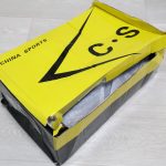 スリッポンの箱はボコボコ