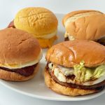 4品の中では月見もっちバーガーと絶品月見バーガーが大きめ