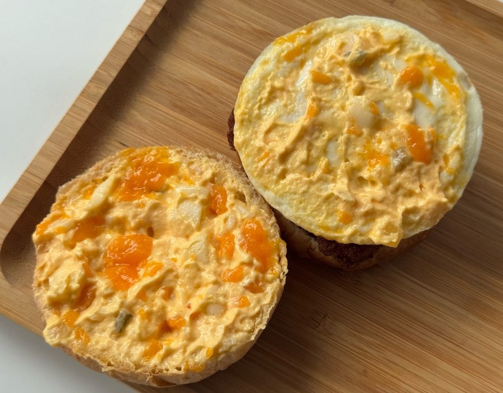 昨年よりたまごの具材感にこだわったタルタルソースをなんと1.5倍も増量