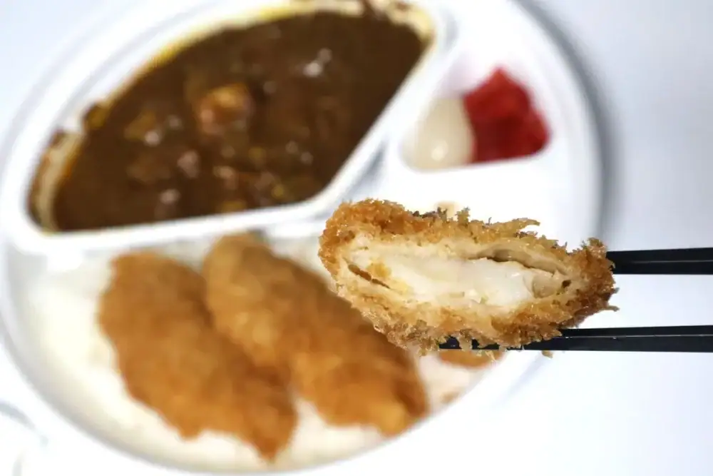 第2位 【角上魚類】海鮮天ぷらうどん、カレーを実食！「魚屋のこれウマいに決まってる」絶対買うべき夏の新惣菜