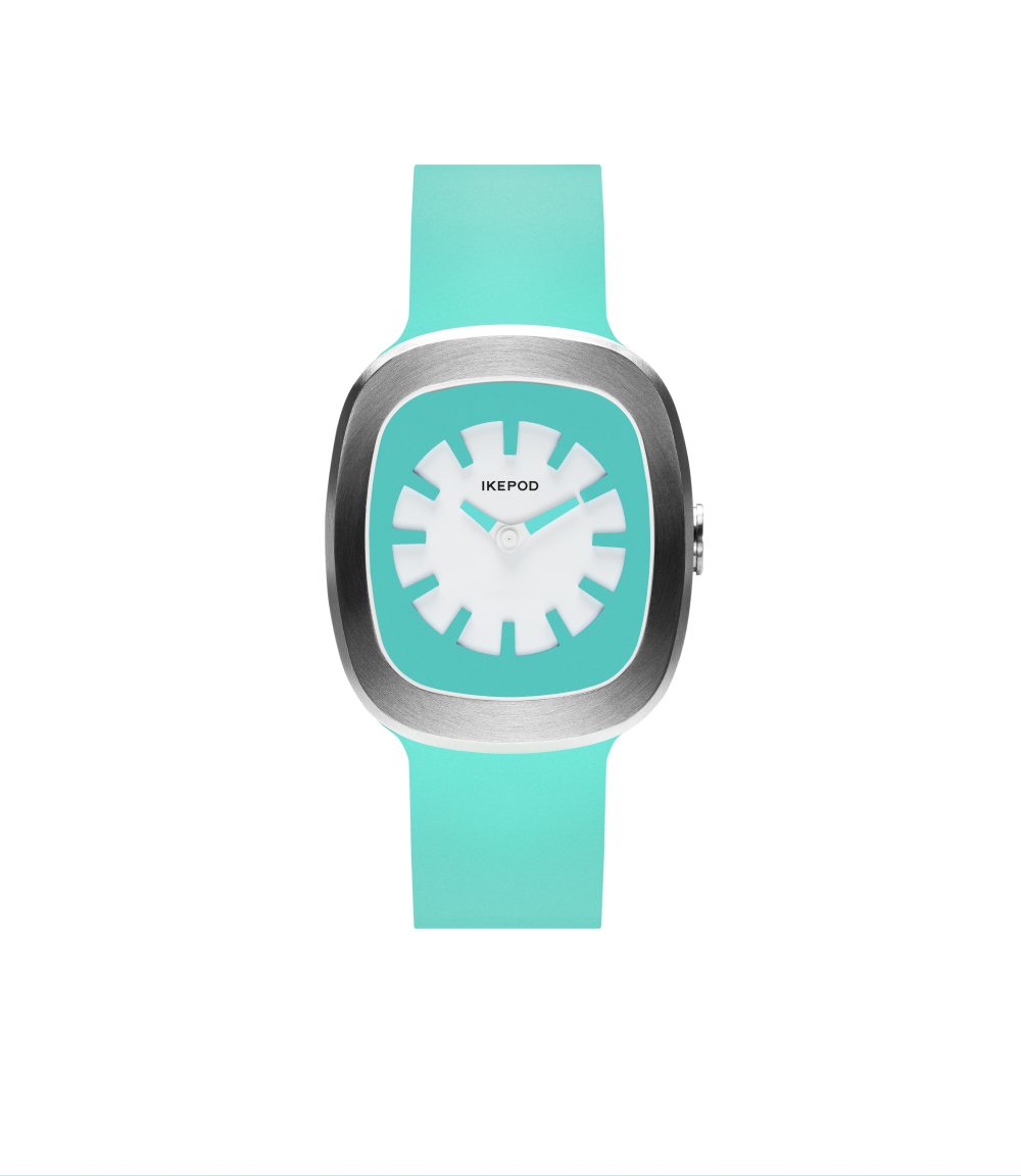 アイクポッド「ミニポッド Robinʻs egg blue」￥176,000／クォーツ／33㎜径／5気圧防⽔／限定50本