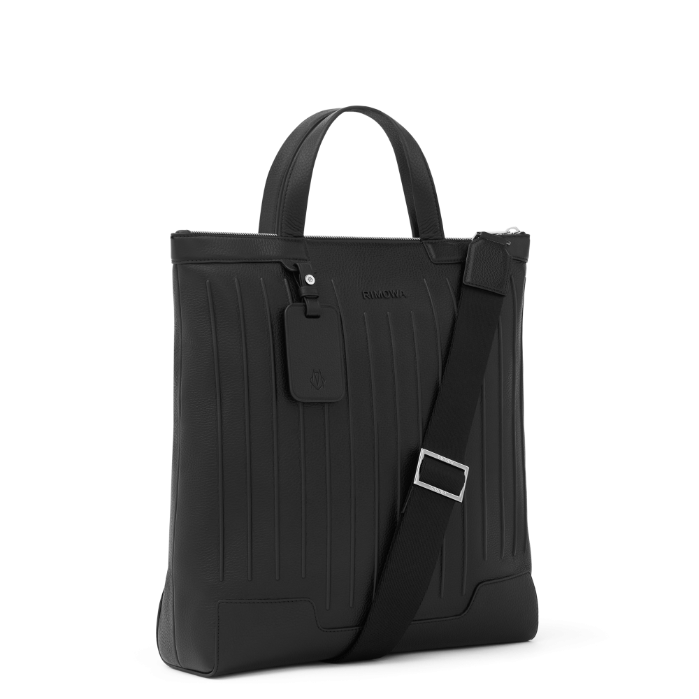 リモワ「ジップド トートバッグ」￥325,600／H36×H36×D10㎝