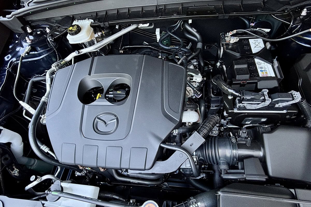 エンジンの最高出力は131kWで最大トルクは237N・m、モーターの最高出力は4.8kWで最大トルクが60.5N・m