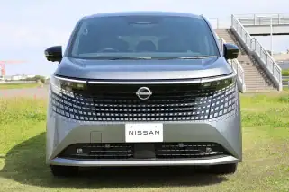 【1.5万km交換は間違い】エンジンオイルの正しい交換時期、打倒アルヴェル？日産「新型エルグランド」試乗…ほか『クルマの人気記事ベスト3』（2026年8月版）