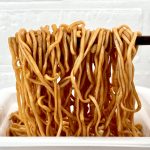 【第2位】セブン‐イレブン限定「サッポロ一番 しょうゆ味油そば」/麺は丸刃の中太フライ麺で、もっちりとした弾力と強いコシが持ち味