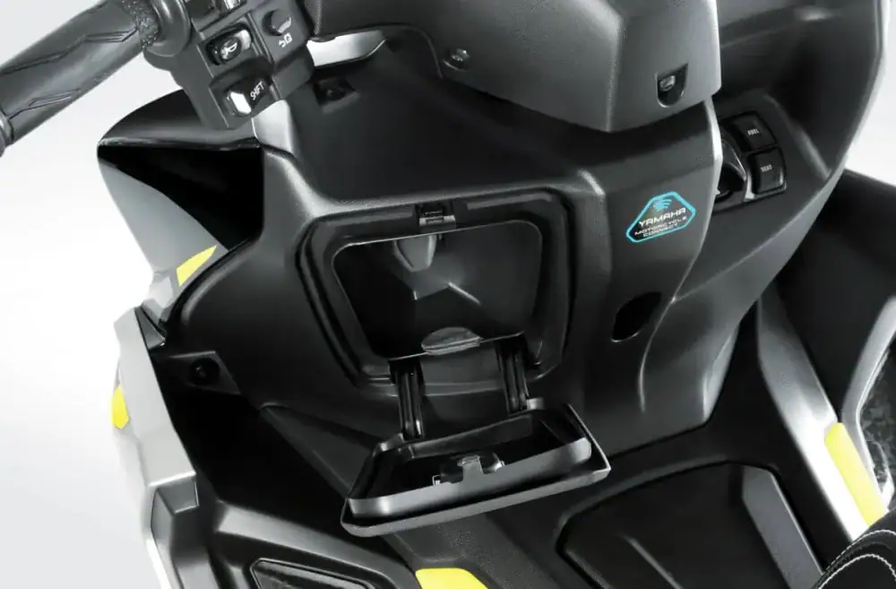 【第3位】ヤマハ新型「AEROX ABS」|スーパースポーツの血を引く傑作スクーター