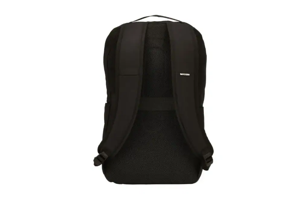 第2位 【1万円台のインケース】PC収納も3層構造も妥協なし！高コスパな新作バックパック「Shift Backpack 25L」がデビュー