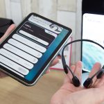 AIにより健康管理習慣を可視化するテクノロジーを組み込んだ近未来型ガジェット