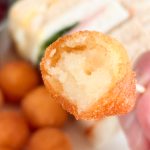 衣のカリカリとマッシュポテトのふんわりホクホクの2つの食感のバランスが絶妙！