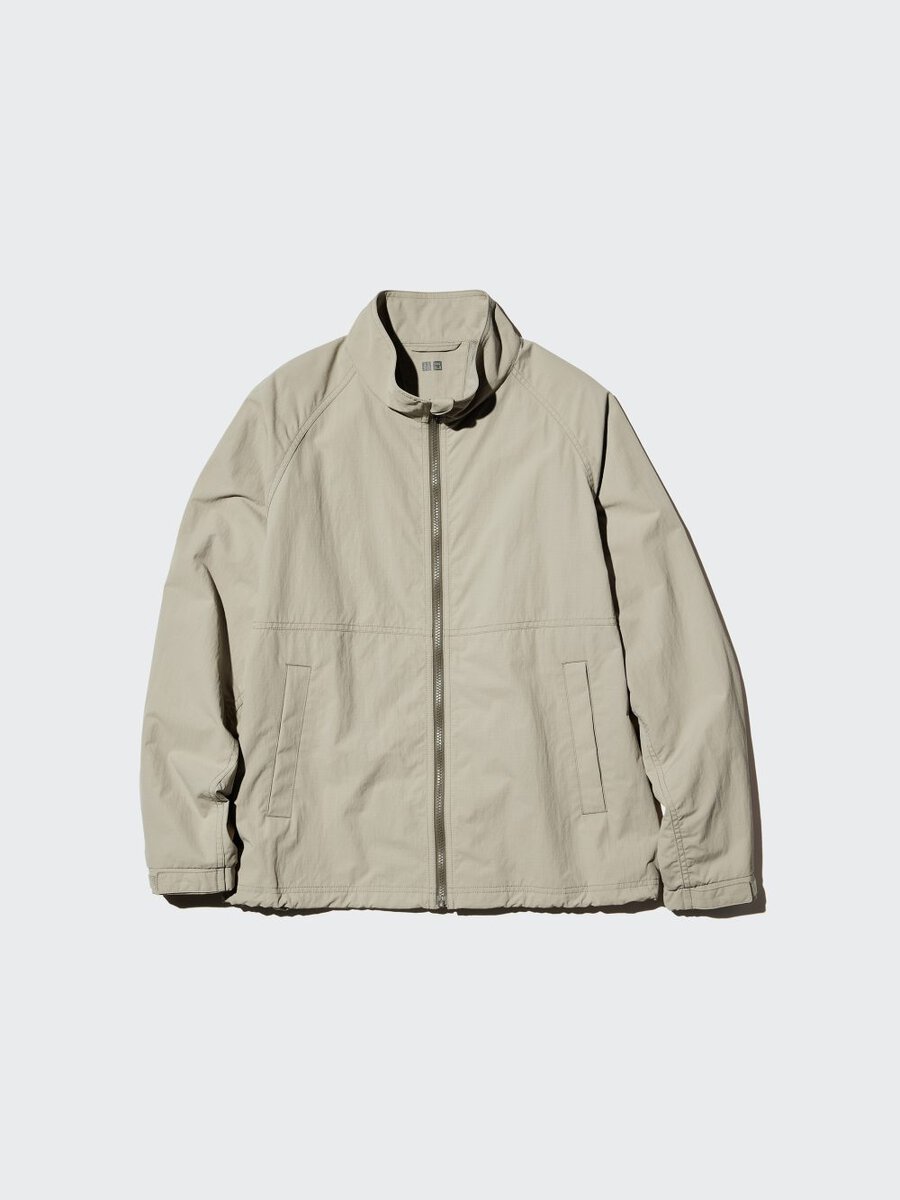 ユニクロ「MEN ウィンドプルーフスタンドブルゾン」¥5,990