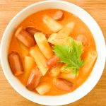 韓国ドラマによく登場する「トッポギ」ですが、演者たちがいつもおいしそうに食べているのに釣られ、これまでに何度も食べたことがあるのですが、すべて激辛!