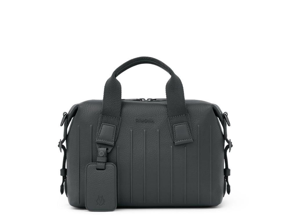 リモワ「クロスボディバッグ スモール」¥265,100/H20×W26×D12㎝