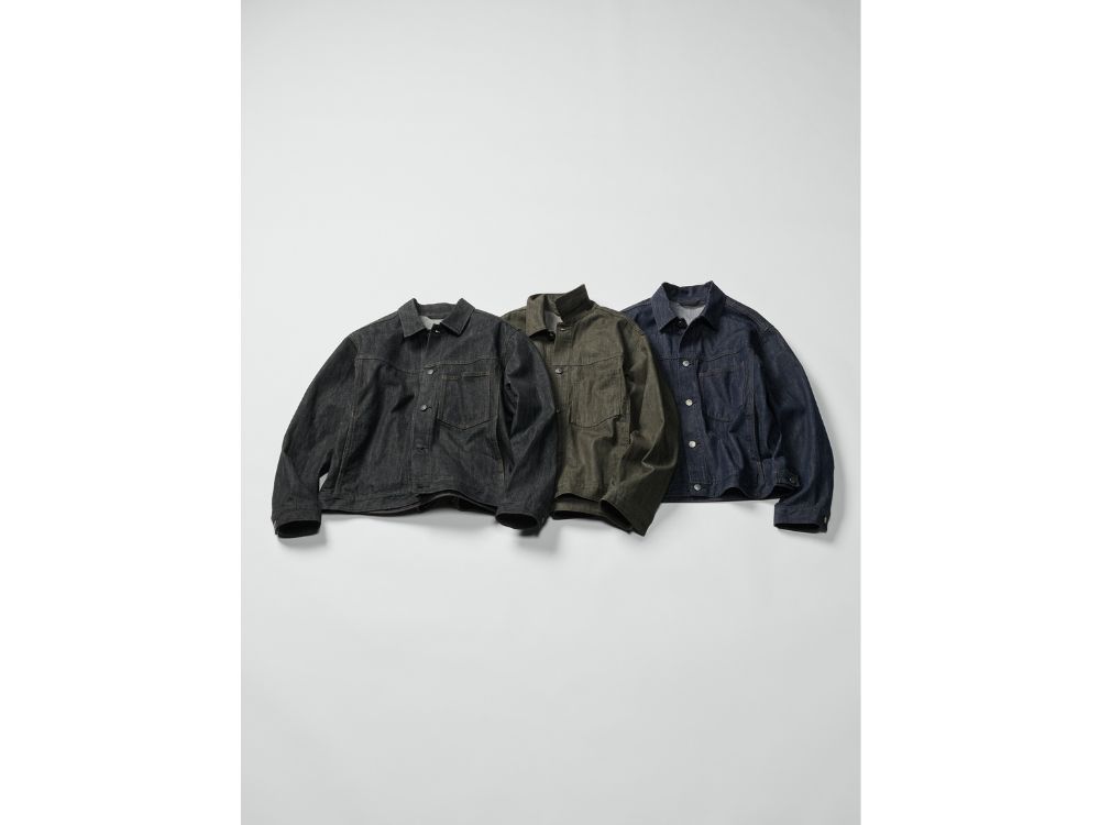 ユニクロ「MEN デニムトラッカージャケット」各¥5,990