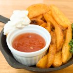 スイートチリ、サワークリームをつけて食べる海外のバーなどでは「ウェッジ」と呼ばれる大人気レシピ