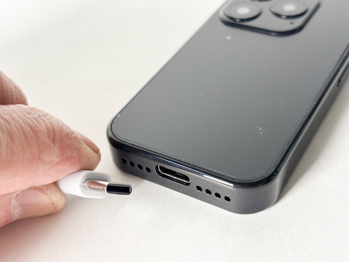 充電はいまや世界基準のUSB Type-Cです