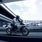 【第2位】ホンダ「CBR400R FOUR E-Clutch」｜直4×クラッチ不要の次世代スポーツ機