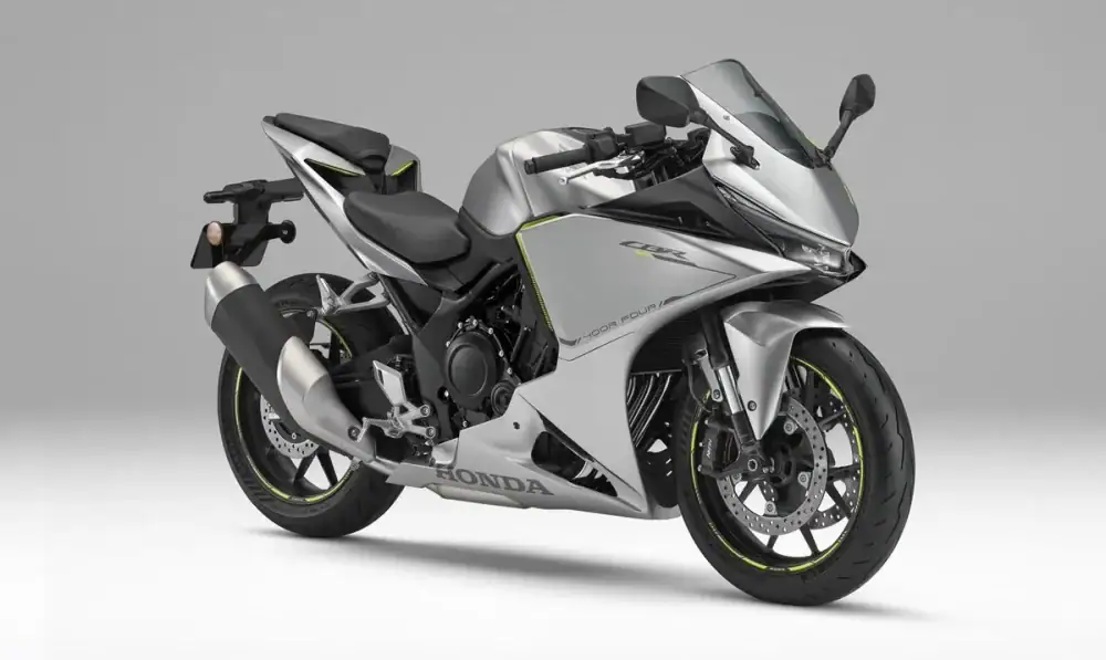 【第2位】ホンダ「CBR400R FOUR E-Clutch」|直4×クラッチ不要の次世代スポーツ機