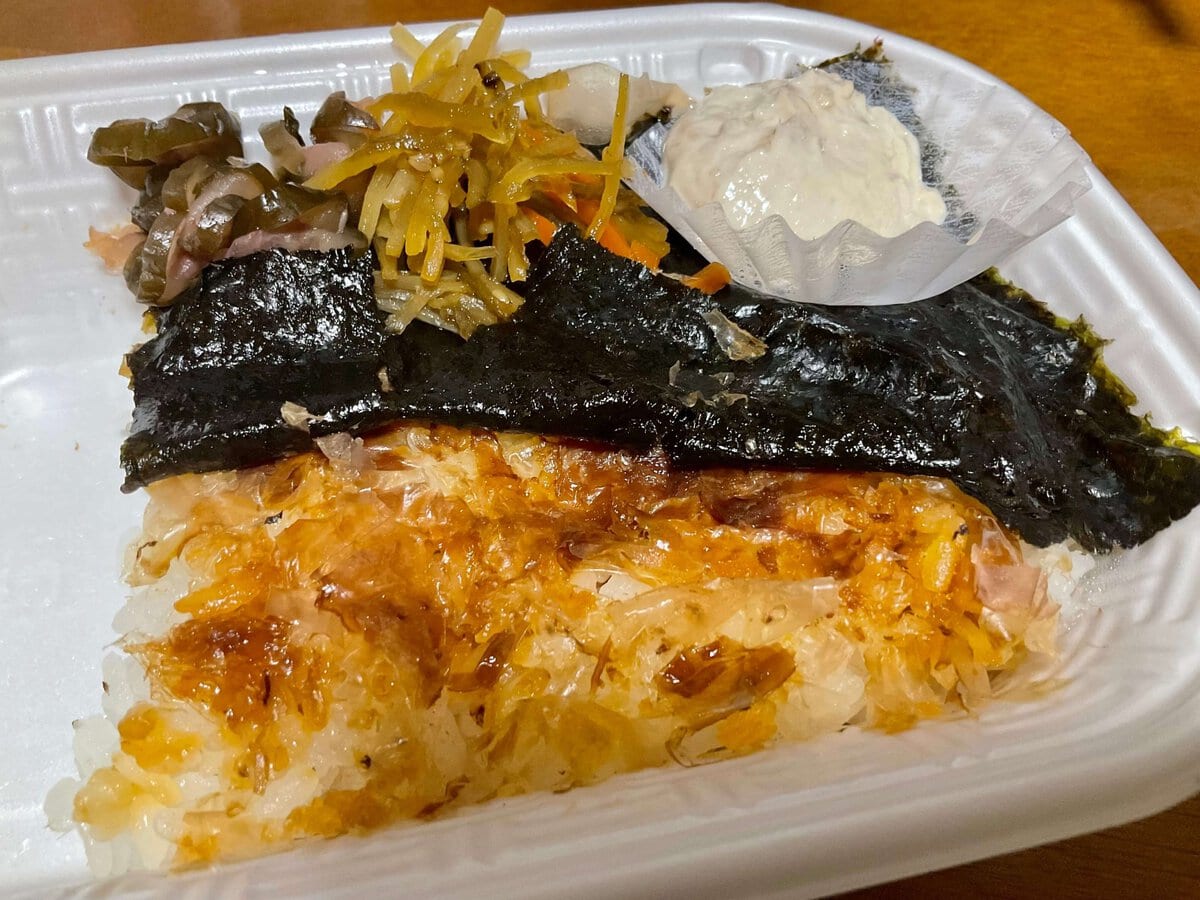 ほっかほっか亭、海苔の下にはおかかご飯